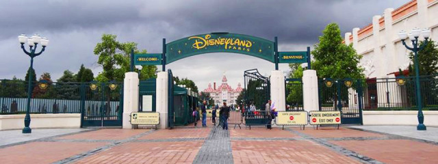 Courtney Dishes on Disneyland Paris